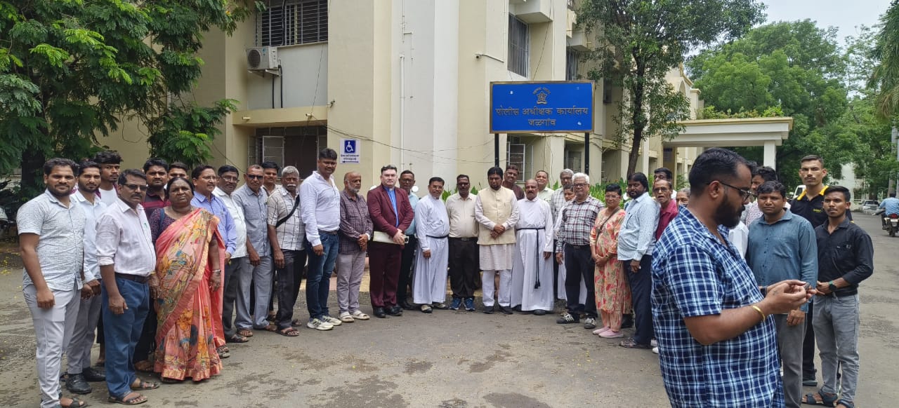 आमदार गोपीचंद पडळकर यांनी ख्रिस्ती धर्मगुरुविषयी केलेल्या अपमानजनक शब्दाबद्दल निषेध त्यांच्या अटकेची व राजीनाम्याची मागणी…