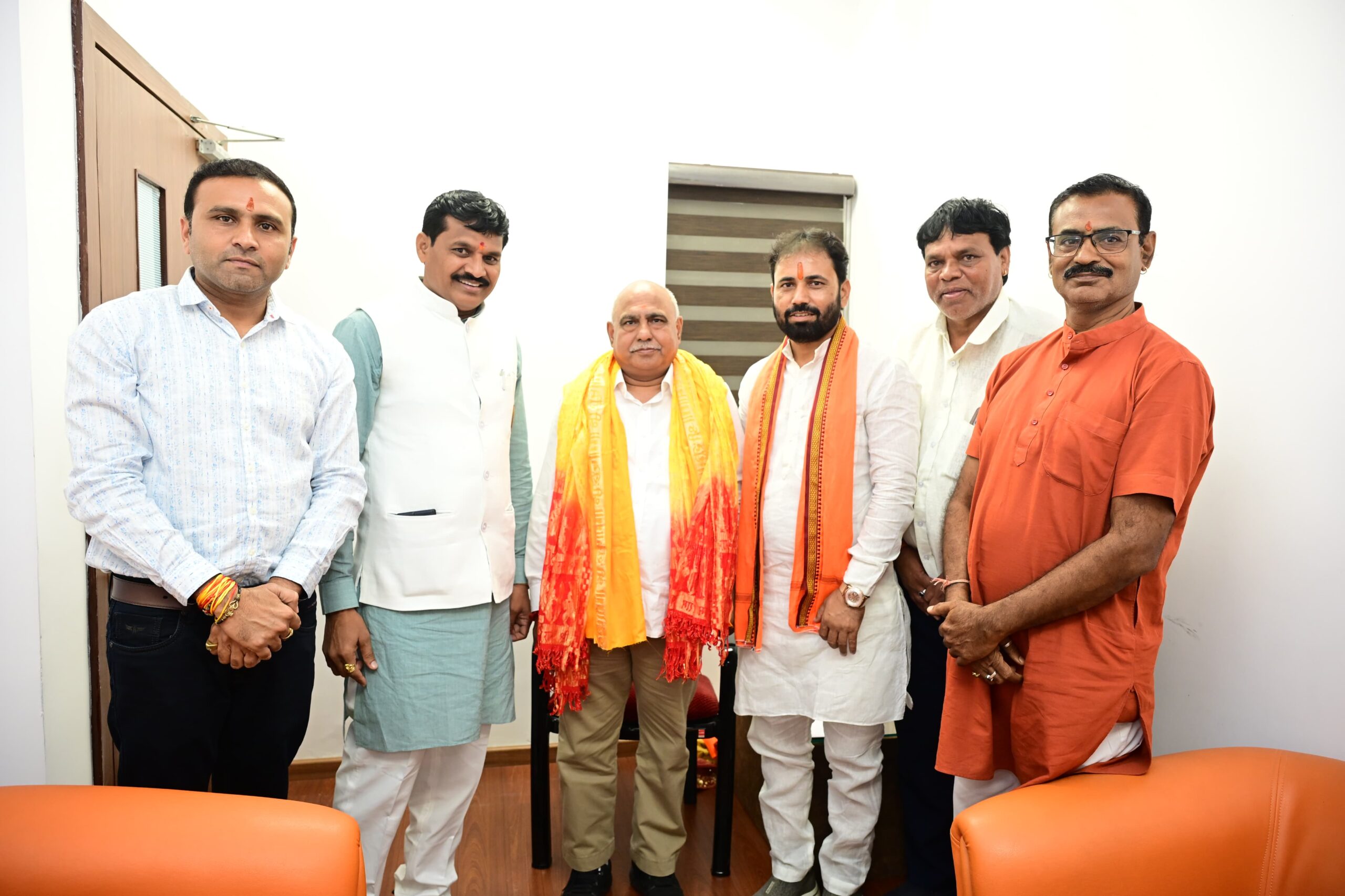 पानसेमल विधायक श्याम बर्डे ने भोपाल में प्रदेश अध्यक्ष हेमंत खंडेलवाल से की मुलाकात, संगठनात्मक मुद्दों पर हुई चर्चा..