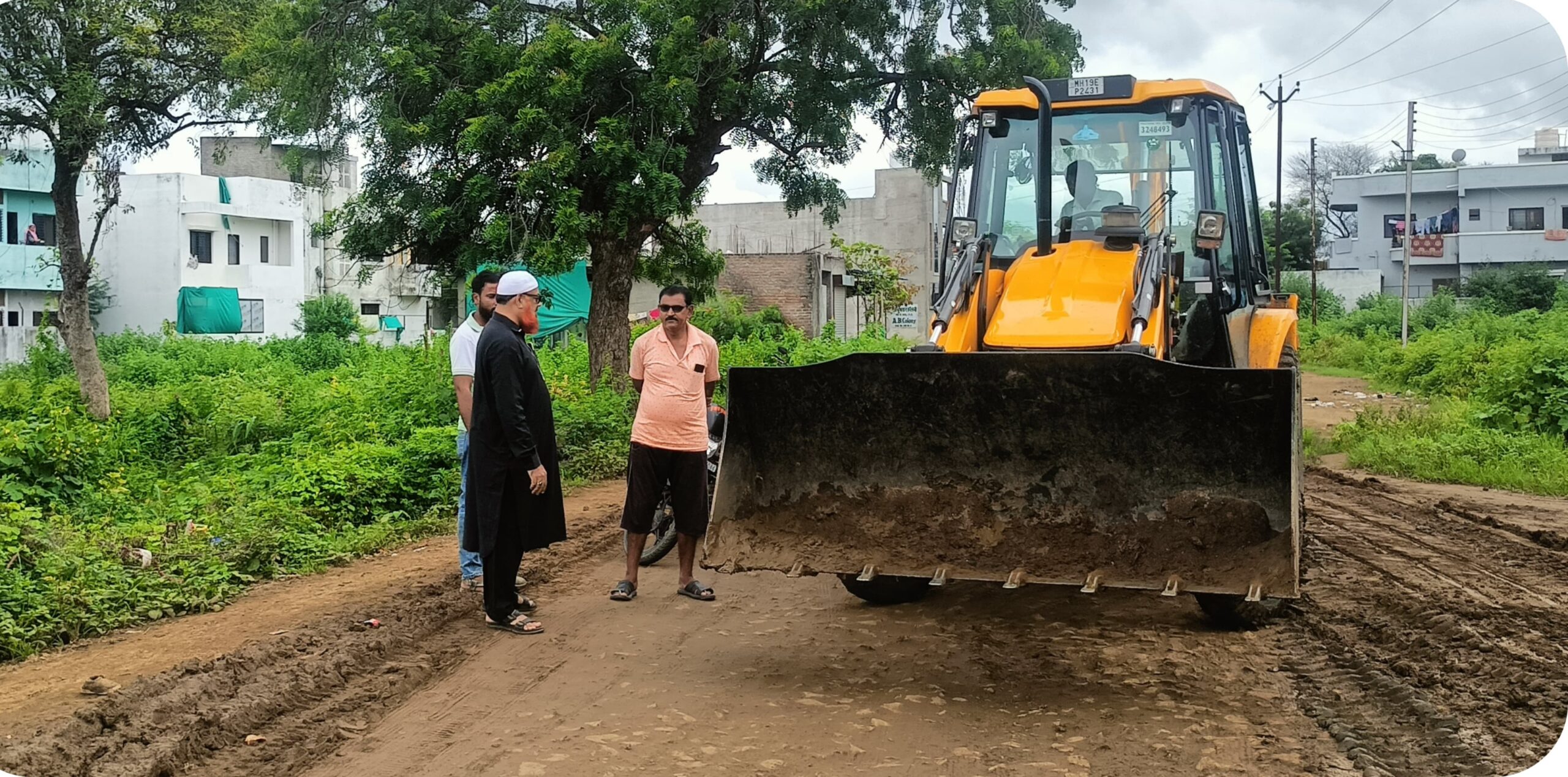 जश्ने ईद-ए-मिलादुन्नबीच्या तयारीला जोरदार सुरूवात; जलूस मार्गावरील रस्त्यांची दुरुस्ती सुरू…