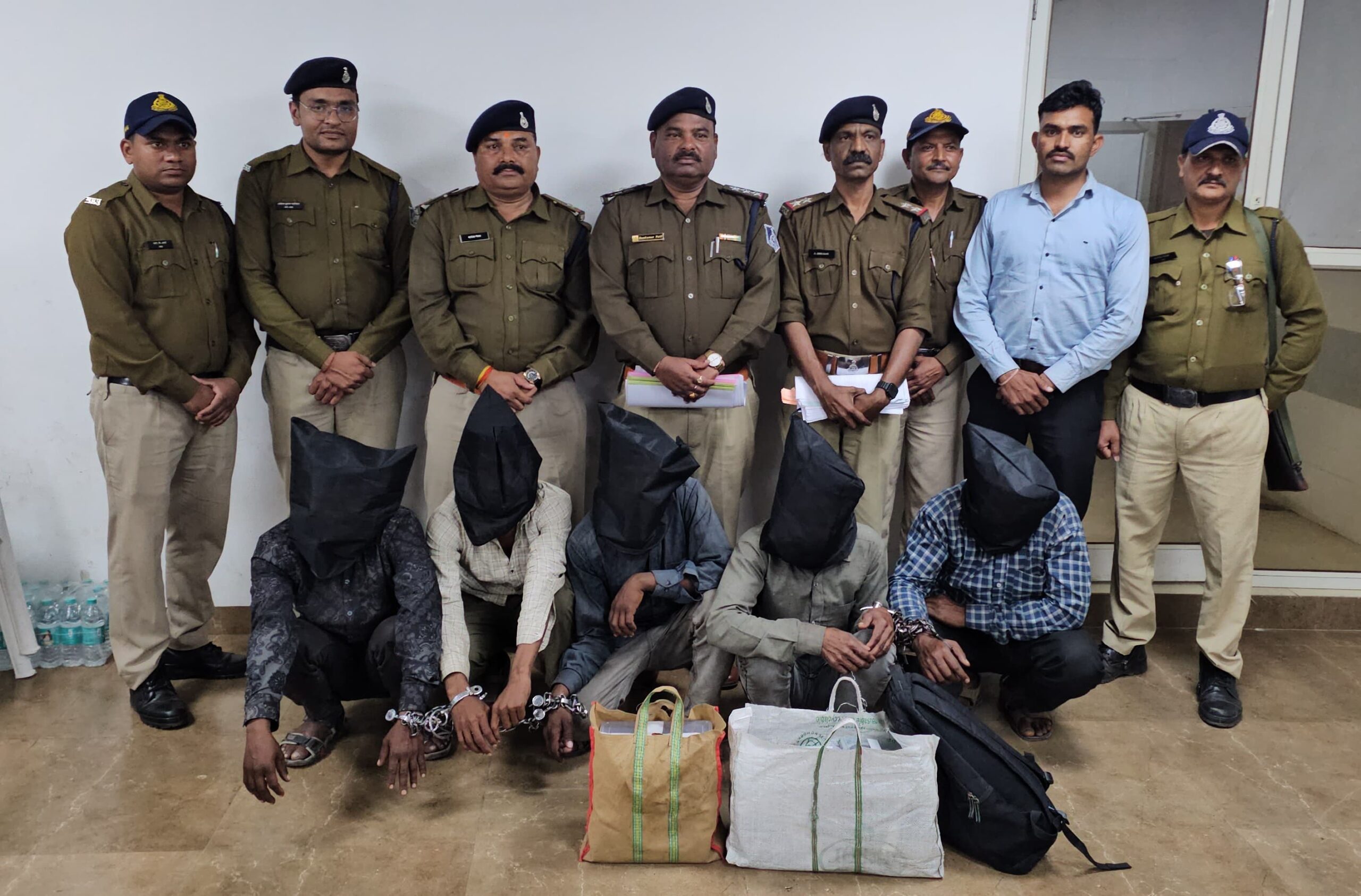 बड़वानी जुलवानिया पुलिस की बड़ी कार्रवाई; अवैध हथियारों के साथ 5 अंतरराज्यीय आरोपी गिरफ्तार…