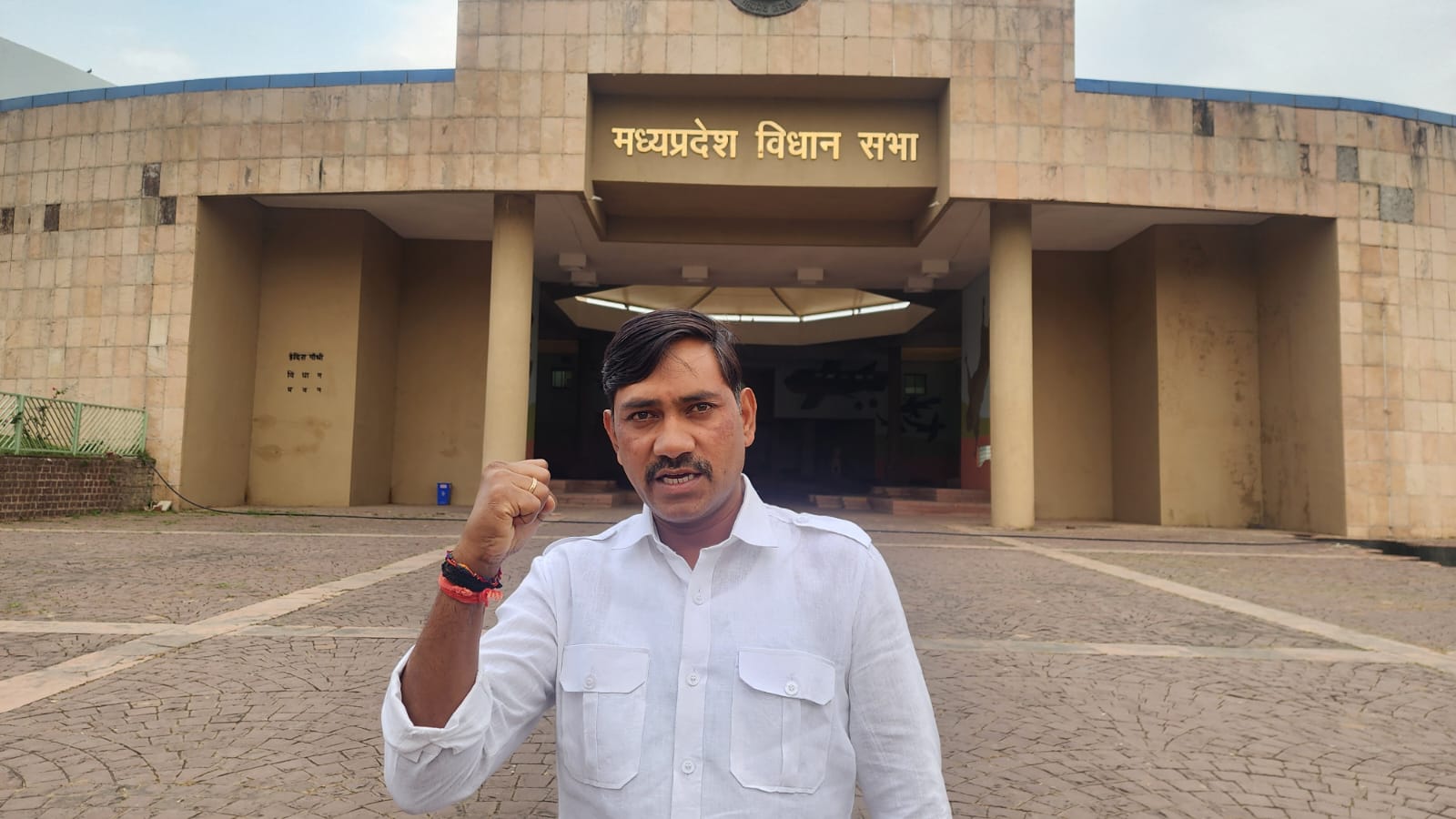 सेंधवा विधानसभा को बड़ी सौगात विधायक मोंटू सोलंकी के प्रयासों से 5 महत्वपूर्ण सड़कों को बजट में मिली स्वीकृति…