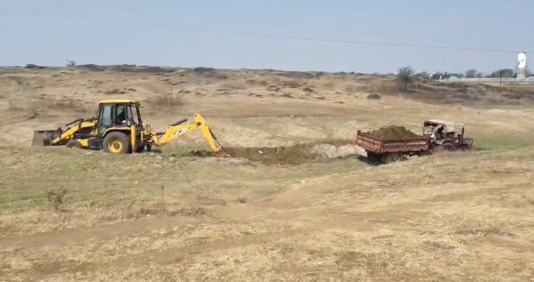 निवाली तहसील के ग्राम पीपलधार में जेसीबी और ट्रैक्टरों से बेखौफ खनन, राजस्व को नुकसान…